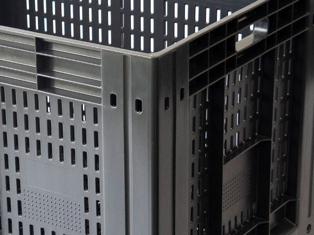 Gray plastic pallet box, injected in polyethylene with talc, of great versatility and utility in any industrial sector