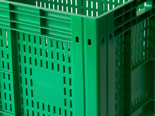 Caisse-palette verte, très utilisée pour le ramassage de tous types de fruits et de légumes dans la campagne